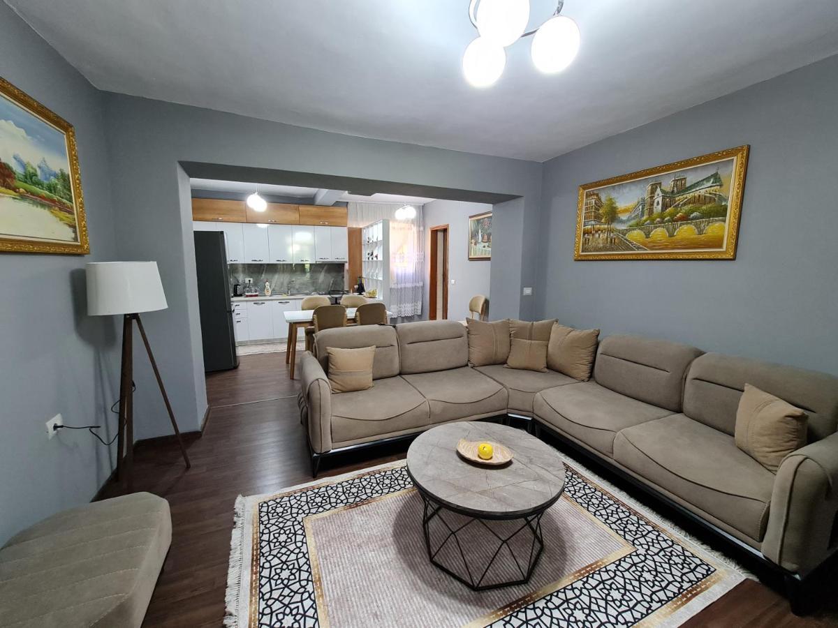 Jon'S Apartment Τίρανα Εξωτερικό φωτογραφία