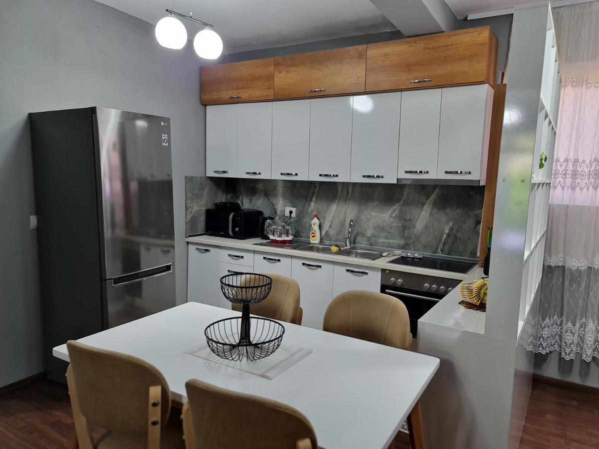 Jon'S Apartment Τίρανα Εξωτερικό φωτογραφία