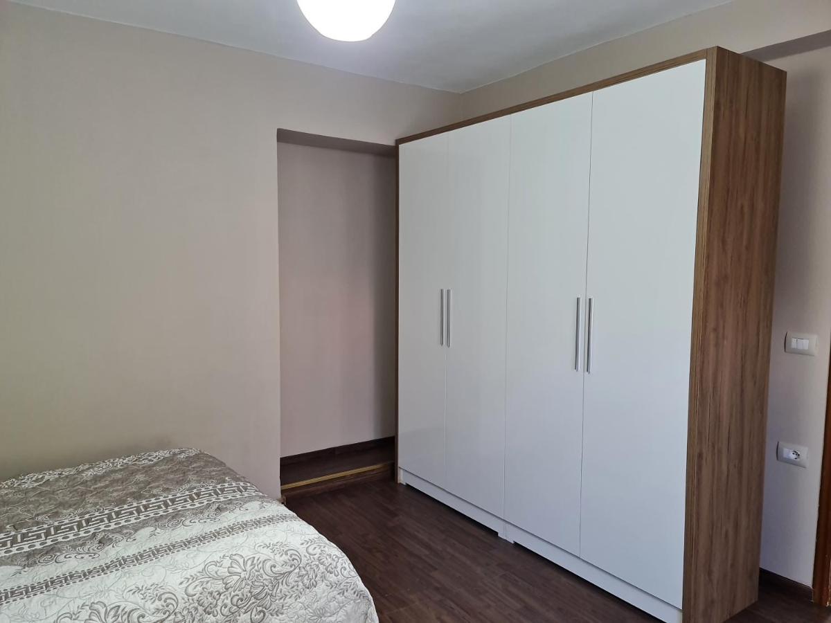 Jon'S Apartment Τίρανα Εξωτερικό φωτογραφία